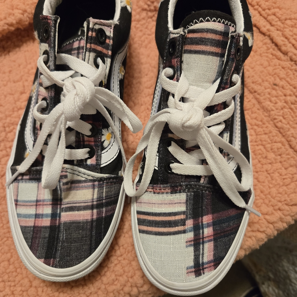 Vans Women's Plaid Daisy Lace-Up Sneakers - Black & Pink